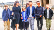 Джоли устроила своим детям экскурсию по Парижу